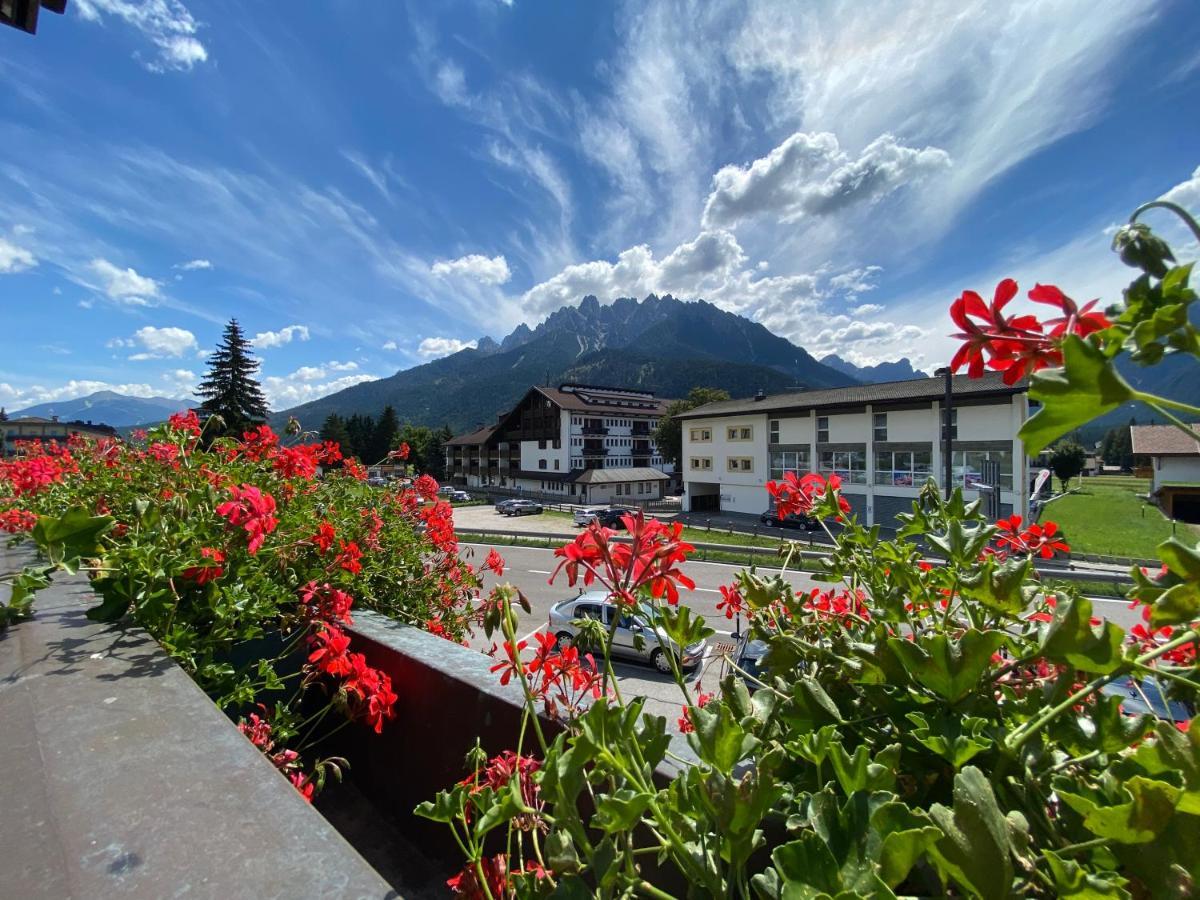 Guesthouse Rosengarten Dobbiaco Bagian luar foto