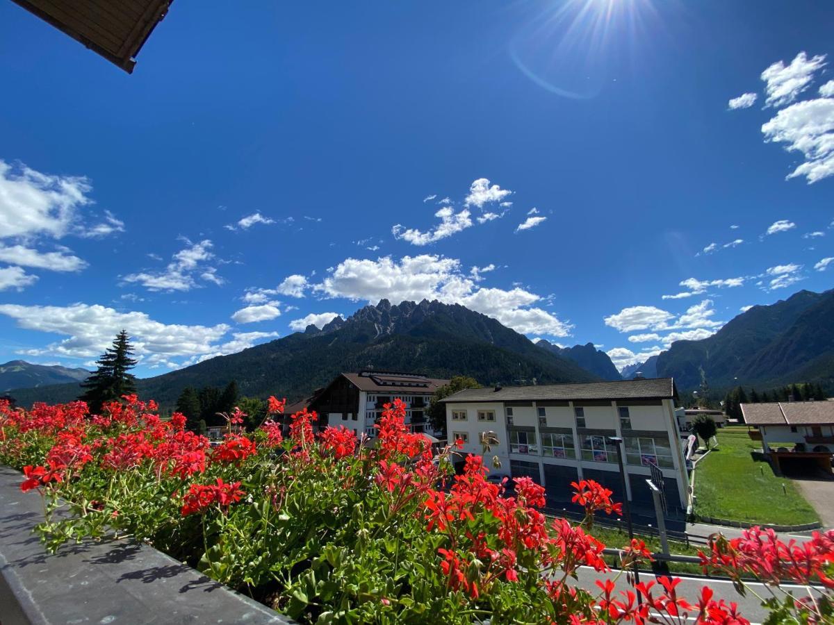 Guesthouse Rosengarten Dobbiaco Bagian luar foto