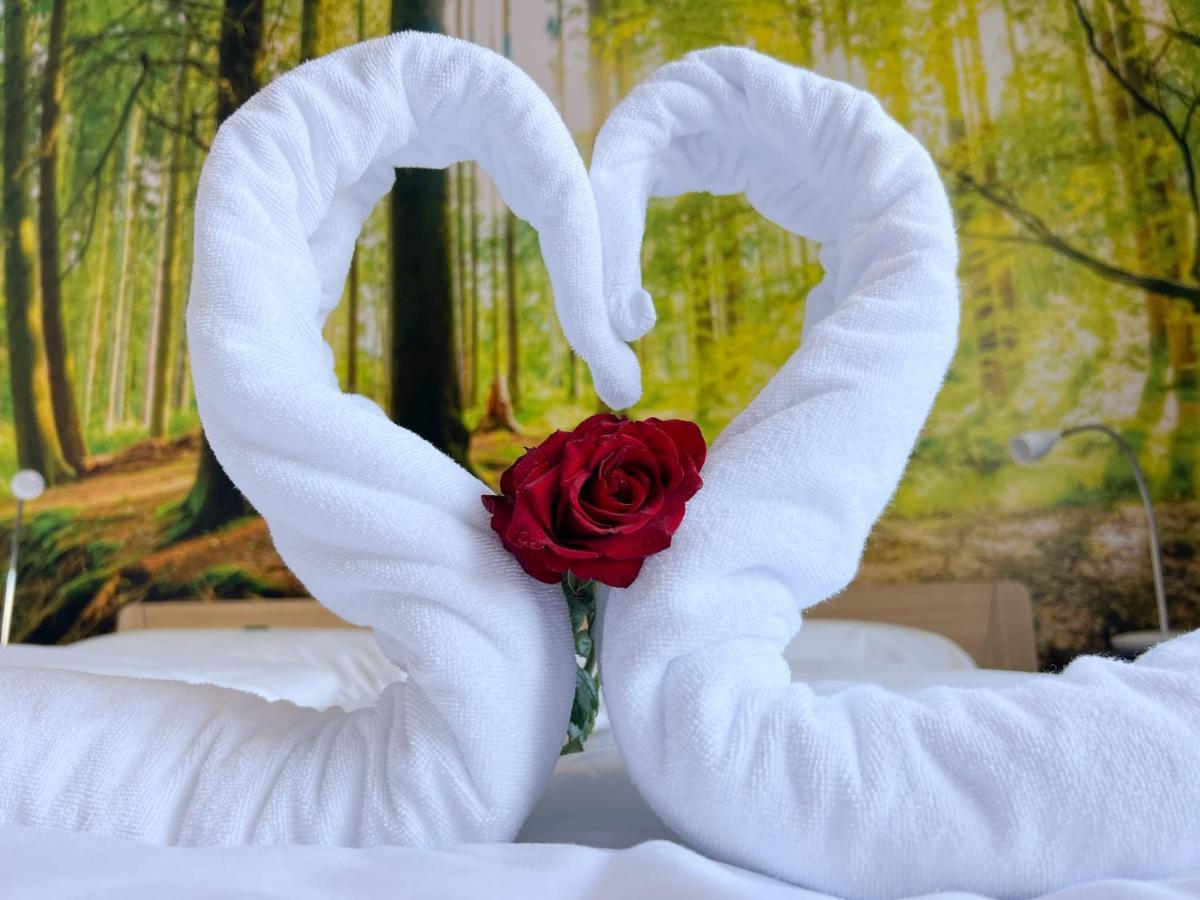 Guesthouse Rosengarten Dobbiaco Bagian luar foto