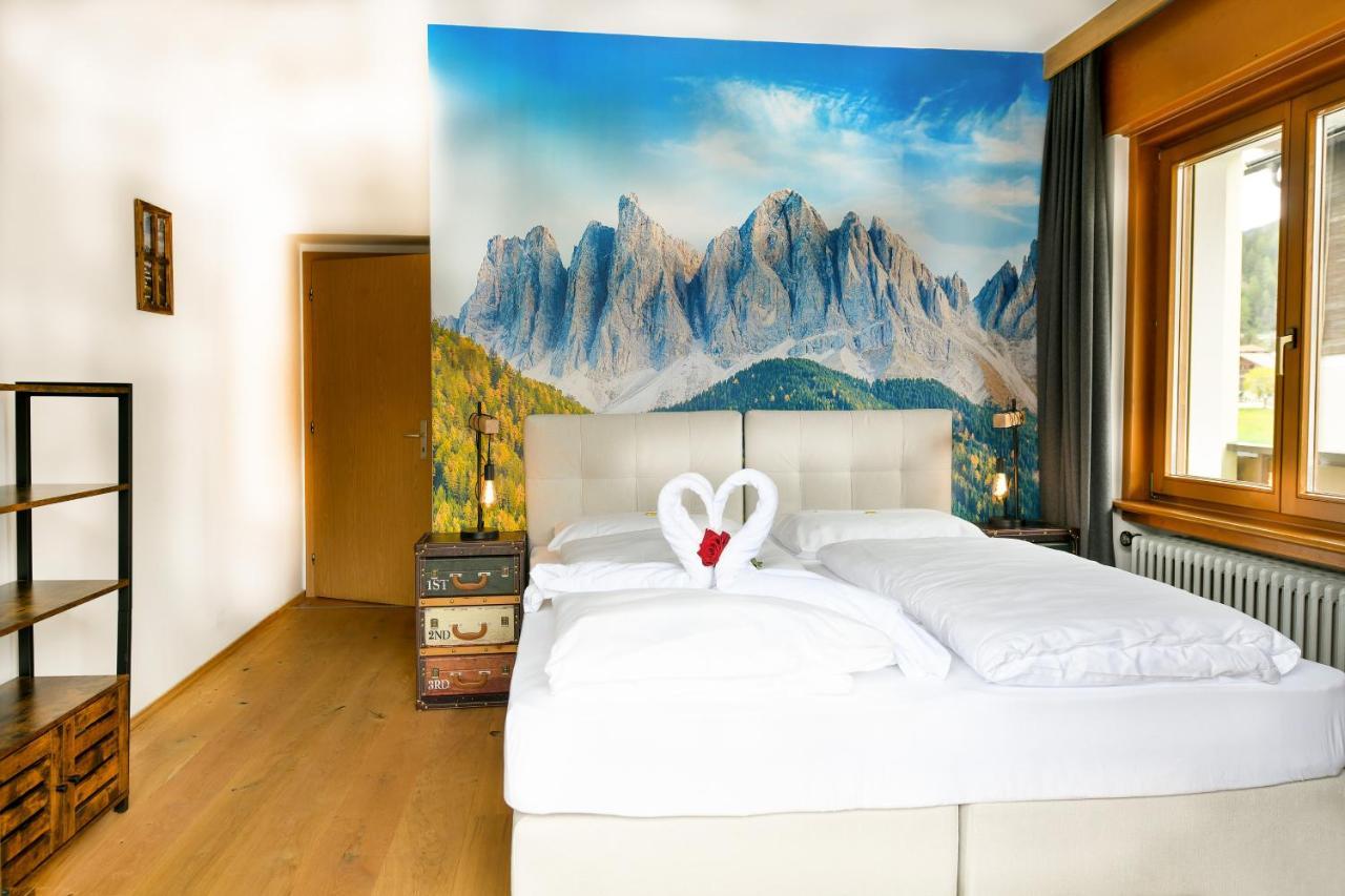 Guesthouse Rosengarten Dobbiaco Bagian luar foto