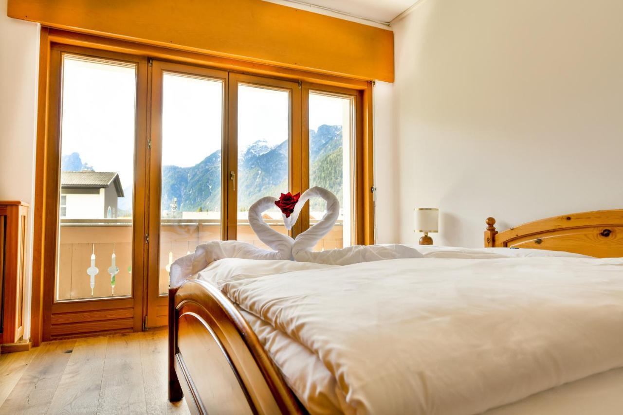 Guesthouse Rosengarten Dobbiaco Bagian luar foto