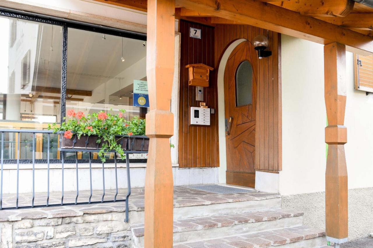Guesthouse Rosengarten Dobbiaco Bagian luar foto