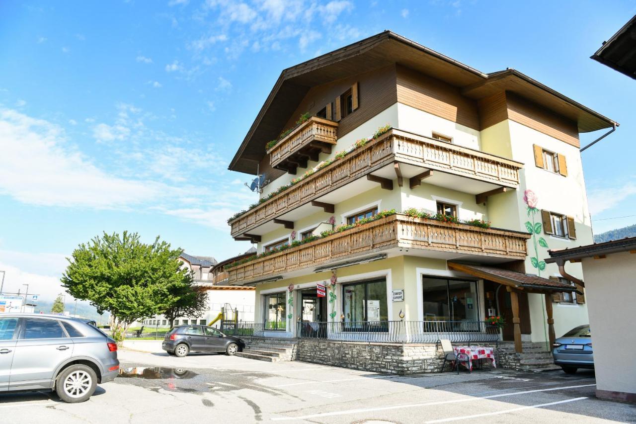 Guesthouse Rosengarten Dobbiaco Bagian luar foto