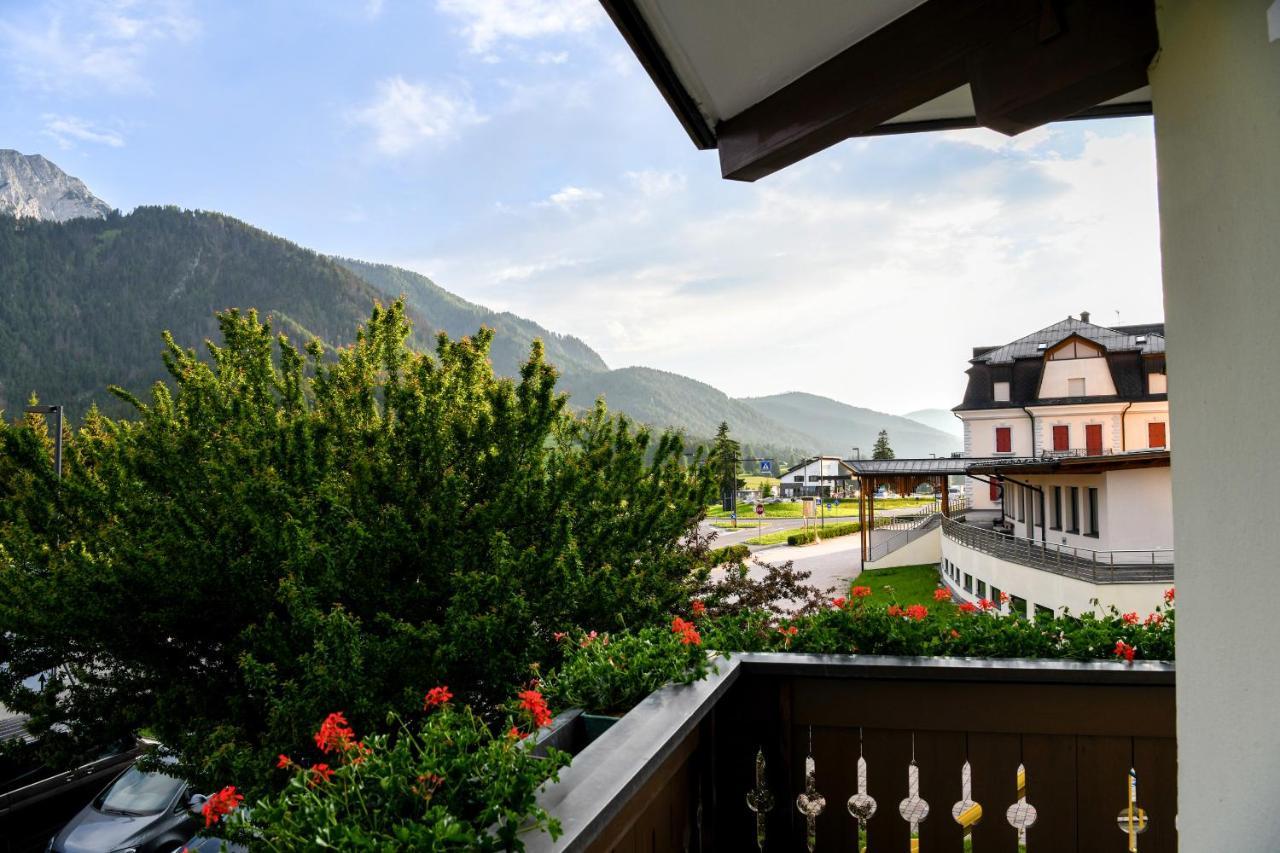 Guesthouse Rosengarten Dobbiaco Bagian luar foto