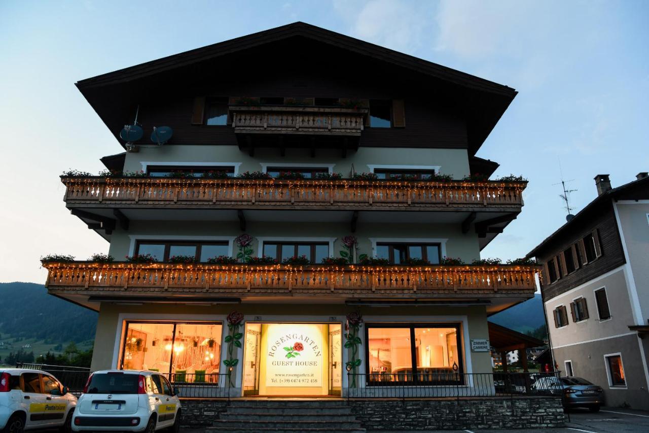 Guesthouse Rosengarten Dobbiaco Bagian luar foto