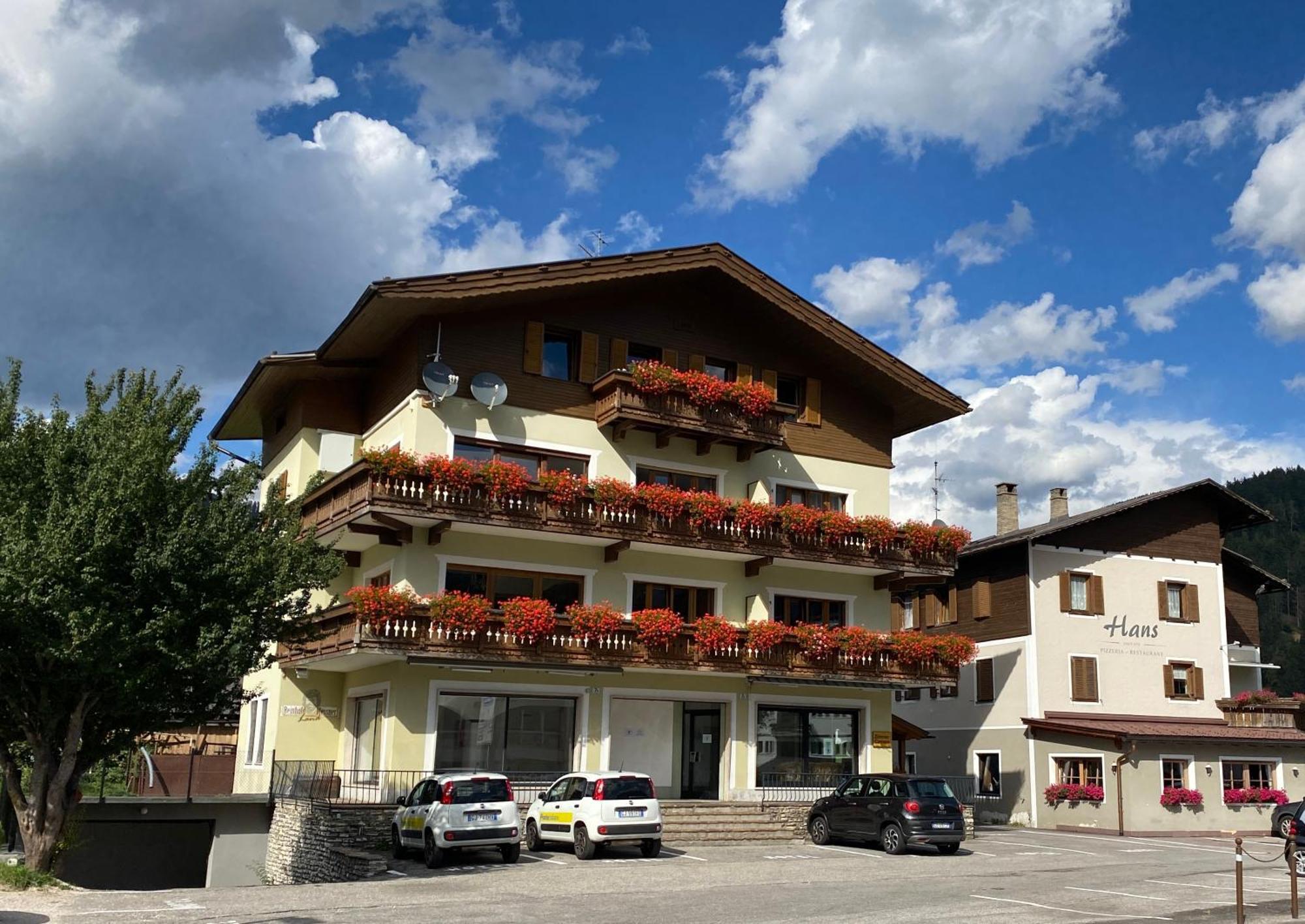 Guesthouse Rosengarten Dobbiaco Bagian luar foto